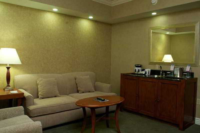 Hilton Los Angeles/San Gabriel Bilik gambar